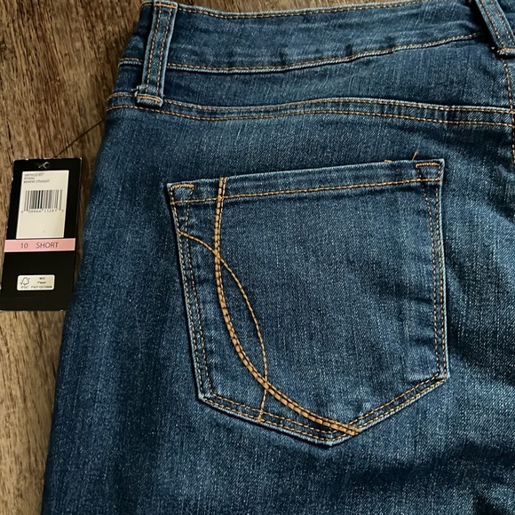 Womens Bandolino Mandie Straight Short Jeans - Picture 8 of 9